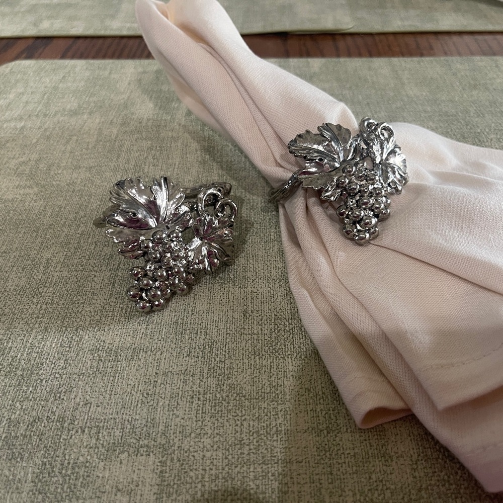 Vintage Grape Vine Arthur Court Napkin Rings Set Of 4